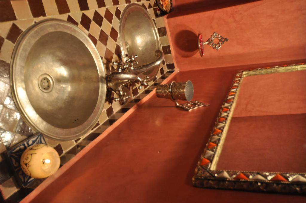 Riad La Famille Marrakesh Ruang foto
